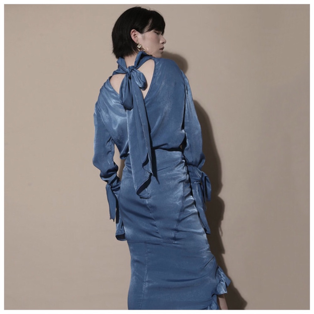 Soft Silky Blue Versatile Tie Top - Picture 4 of 7